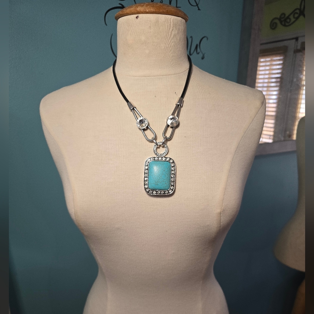 Elegant Silver Turquoise Pendant Necklace